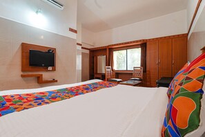 Egyptian cotton sheets, premium bedding, in-room safe, free WiFi - Fabhotel Skyry I (Coimbatore)