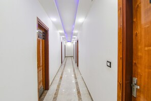 Lobby - FabHotel The Grand Heritage (Gurugram)