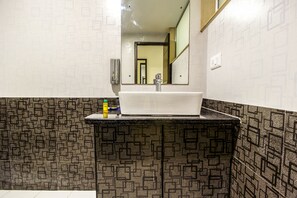 Ducha y cabezal de ducha tipo lluvia