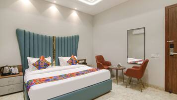 Deluxe Room | Egyptian cotton sheets, premium bedding, in-room safe, free WiFi