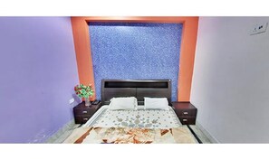 Egyptian cotton sheets, premium bedding, in-room safe, free WiFi - Fabhotel Lb Imperia (Muzaffarpur)