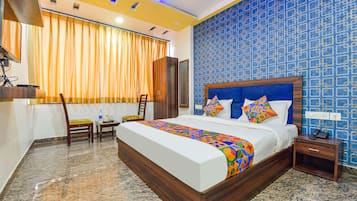 Premium Room | Egyptian cotton sheets, premium bedding, in-room safe, desk
