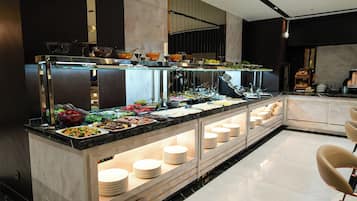 Free daily buffet breakfast