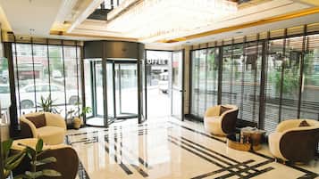 Sala de estar en el lobby