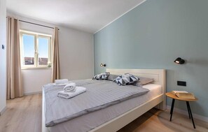 2 bedrooms, travel crib, free WiFi, bed sheets - 2 bedroom amazing apartment in Porec (Porec)