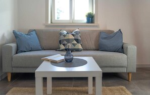 TV, table tennis - 2 bedroom amazing apartment in Porec (Porec)