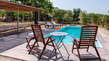 Seasonal outdoor pool