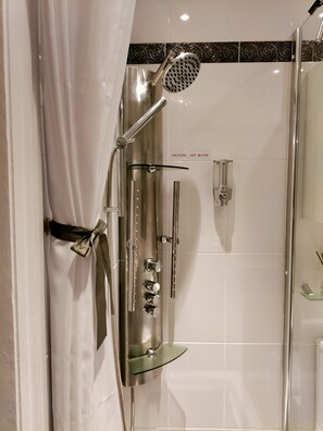Bathroom - Private Garden Room - Rural Village (Stamford)