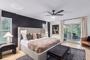 4 bedrooms, desk, iron/ironing board, travel crib