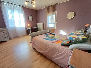2 bedrooms, WiFi, bed sheets