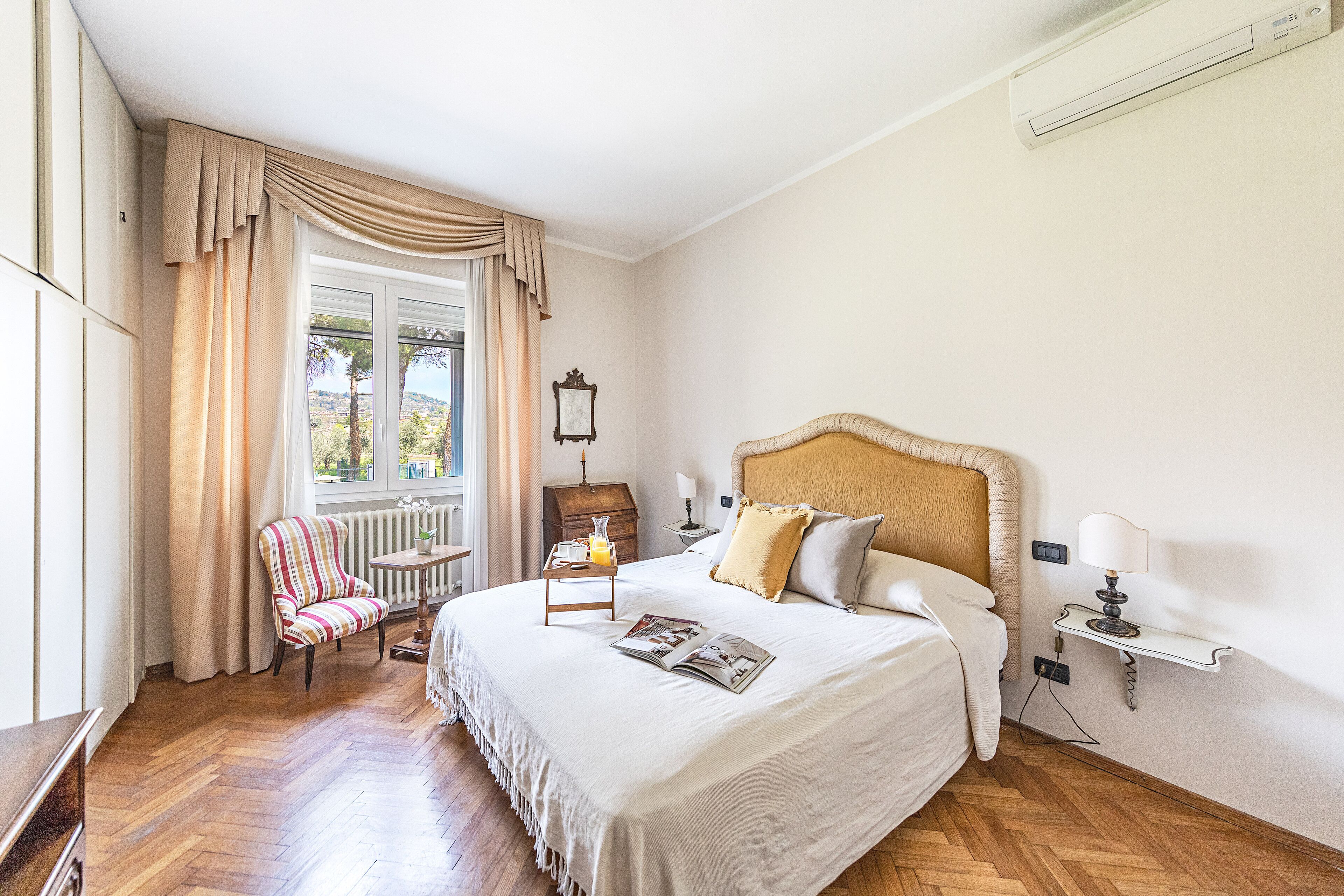 Vila Basic | 5 kamar tidur, setrika/meja setrika, Wi-Fi gratis, dan seprai linen