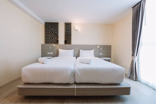 Habitación estándar con 2 camas individuales | Escritorio, sistema de insonorización, wifi gratis