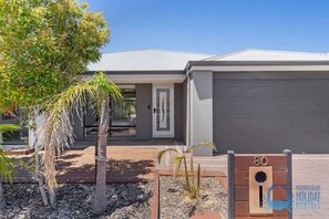 تفاصيل الفندق من الخارج