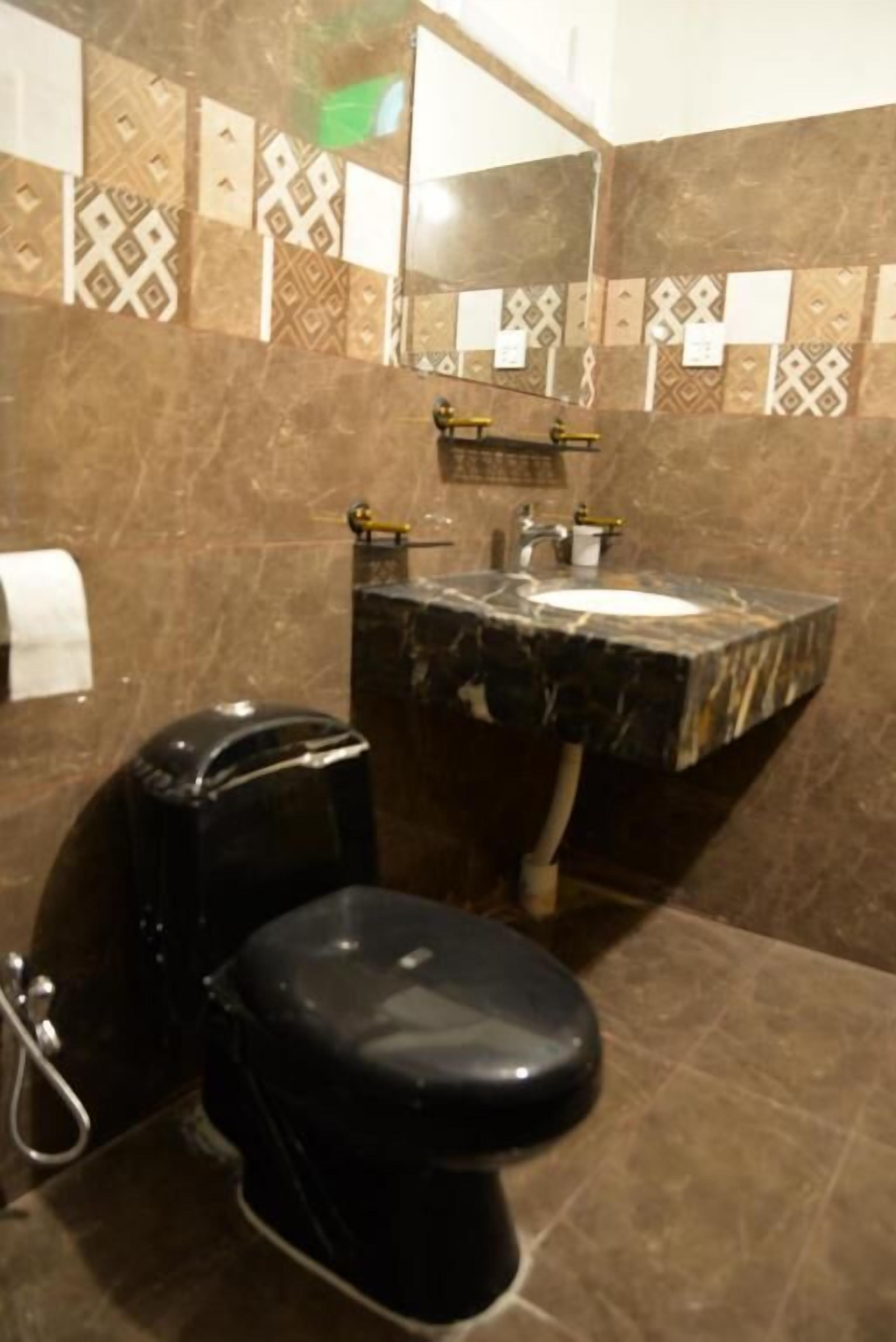 Standard Double Room | Bathroom