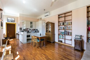 Family Apartment | Living area - Milano Apartments Vigevano 41 (Milan)