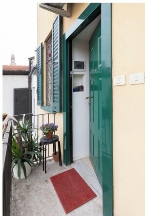 Executive Apartment | Terrace/patio