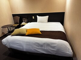 Quarto casal, para não fumantes | Escrivaninha, Wi-Fi de cortesia, roupa de cama