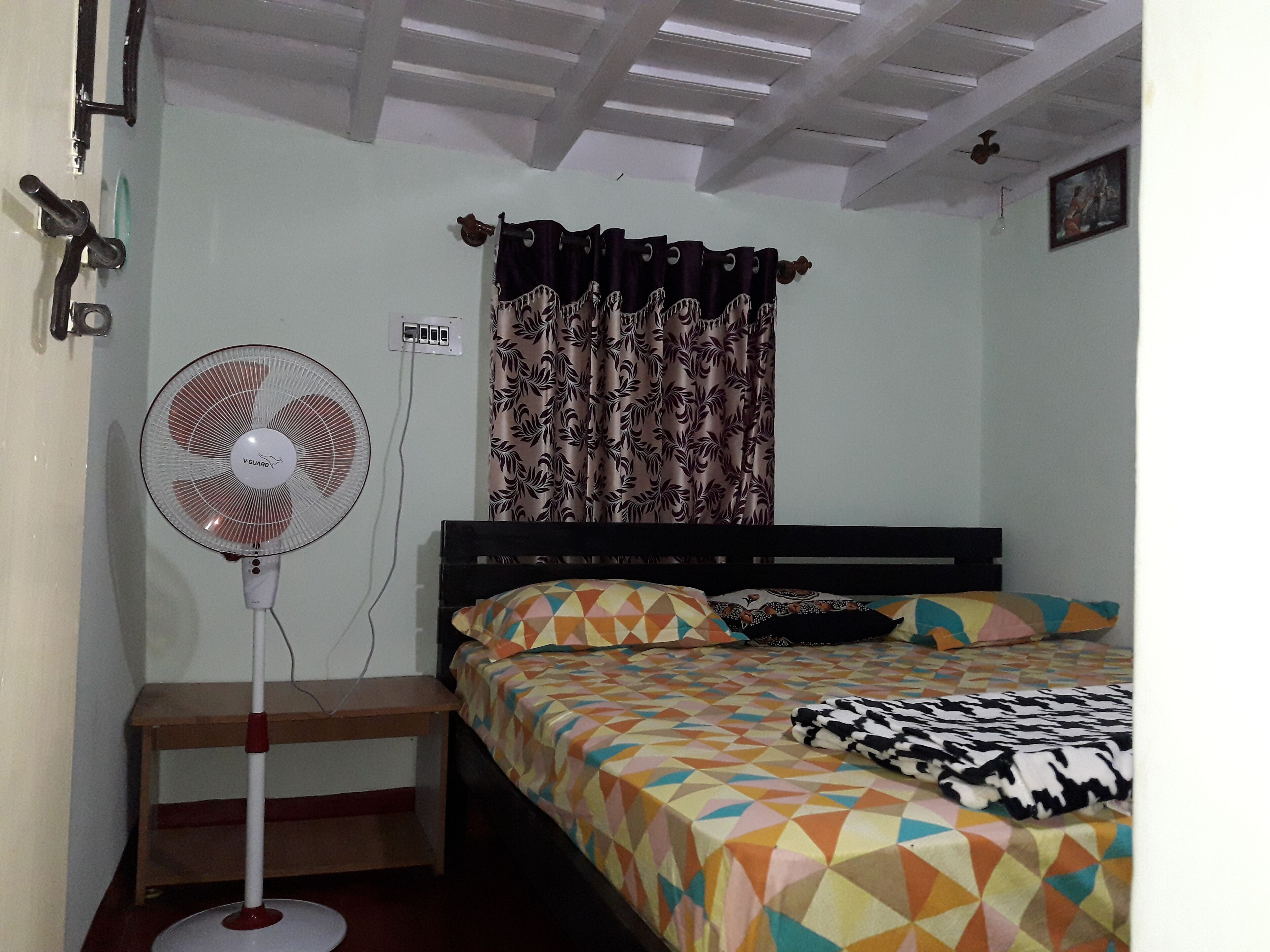 3 bedrooms, iron/ironing board, bed sheets