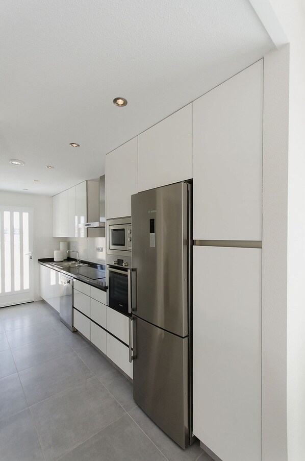Fridge, microwave, oven, dishwasher - Duplex Alegria Dehesa de Campoamor (Orihuela Costa)