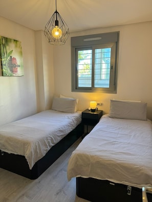 2 bedrooms, iron/ironing board, free WiFi, bed sheets