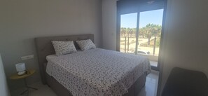 2 habitaciones, tabla de planchar con plancha y wifi gratis 