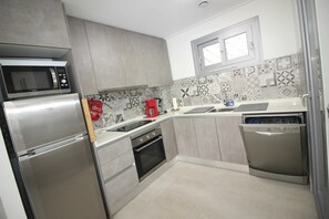 Fridge, microwave, oven, dishwasher - amalia Groundfloor La veleta Torrevieja (Torrevieja)