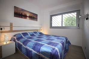 2 bedrooms, iron/ironing board, travel cot, free WiFi - amalia Groundfloor La veleta Torrevieja (Torrevieja)