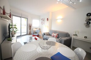 TV - amalia Groundfloor La veleta Torrevieja (Torrevieja)