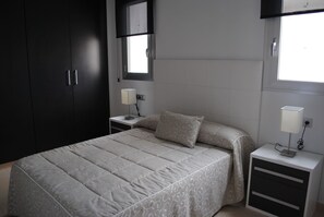 2 habitaciones, tabla de planchar con plancha y wifi gratis 