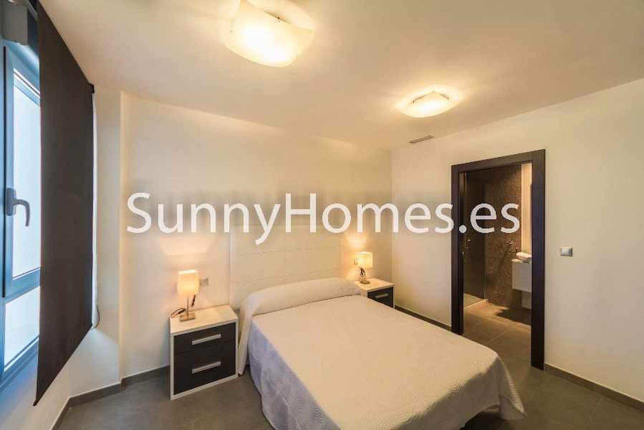 2 dormitorios, tabla de planchar con plancha, wifi gratis y ropa de cama