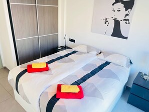 2 chambres, fer et planche à repasser, Wi-Fi gratuit, draps fournis