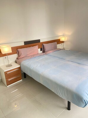 3 habitaciones, tabla de planchar con plancha y wifi gratis 