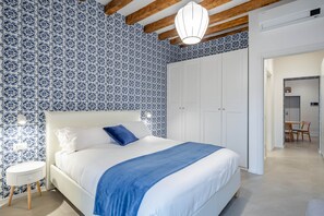 Familieleilighet | 1 soverom, sengetøy av topp kvalitet, dundyner og skrivebord