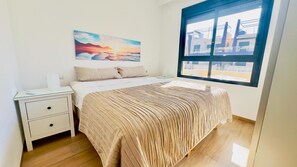 2 bedrooms, iron/ironing board, free WiFi, bed sheets