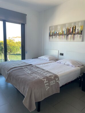 2 chambres, fer et planche à repasser, Wi-Fi gratuit, draps fournis