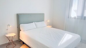 Iron/ironing board, free WiFi, bed sheets