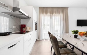 Fridge, oven, stovetop, dishwasher - 2 bedroom beautiful apartment in Porec (Porec)