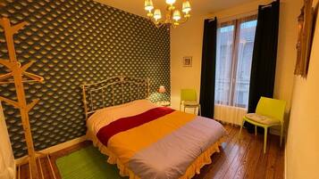 4 slaapkamers, een strijkplank/strijkijzer, wifi, beddengoed