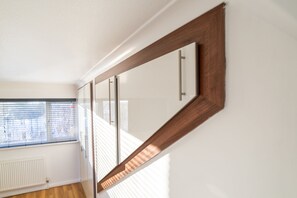 Interior - Beautiful 2 bed apartment in slough (Slough)