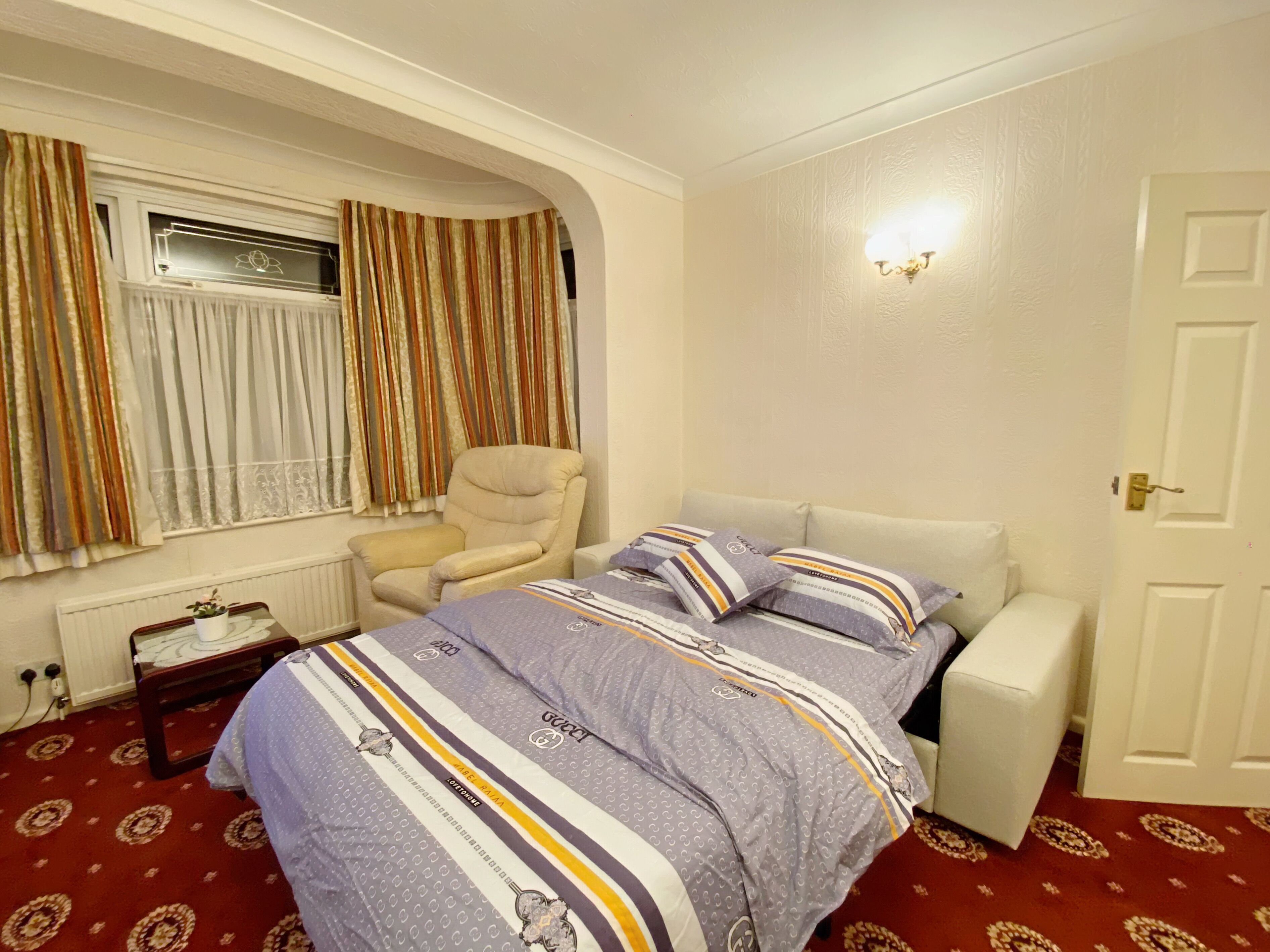 4 bedrooms, desk, free WiFi, bed sheets