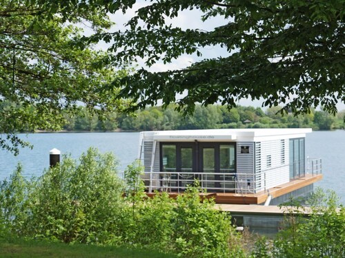FLOATING 44 – komfortable Hausboote bei Xanten mit tollem Seeblick