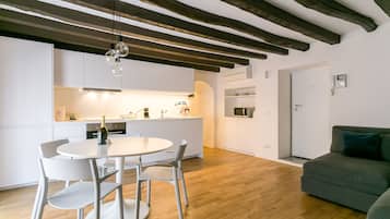 Deluxe Apartment | Living area