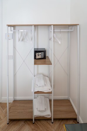 Standard Room | Desk, blackout drapes, soundproofing, iron/ironing board - Garibaldi 125 (Naples)