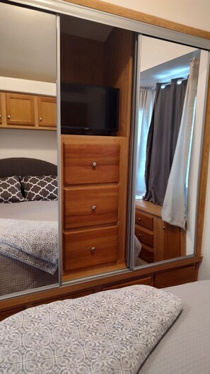 1 bedroom, iron/ironing board, free WiFi, bed sheets