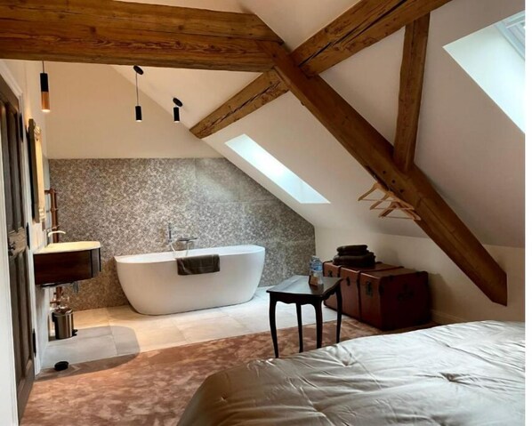 2 chambres, fer et planche à repasser, lit parapluie, Wi-Fi gratuit