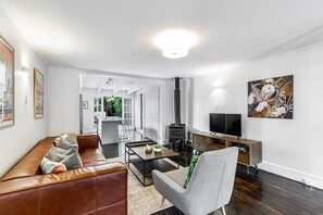 TV, fireplace, offices