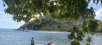 Villa Isabelle-1 bedroom “jewel” on the pond at Chocolate Hole, kayak to bay…