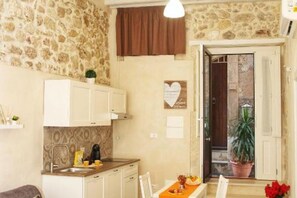 Coffee/tea maker, cookware/dishes/utensils - Essentia Rooms Ortigia Holidays (Siracusa)