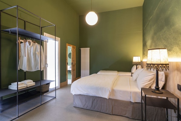 2 bedrooms, soundproofing, iron/ironing board, WiFi