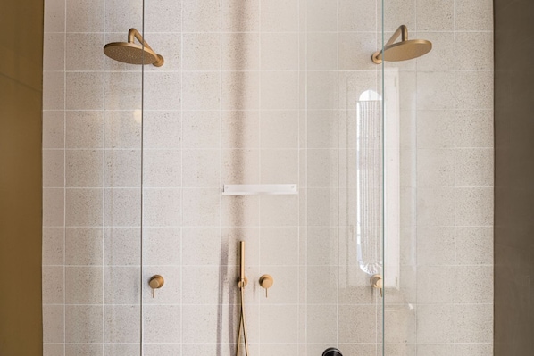 Dusche, Bidet
